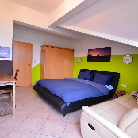 Bergdachl Apartamento *