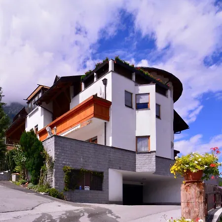 Bergdachl Apartamento *