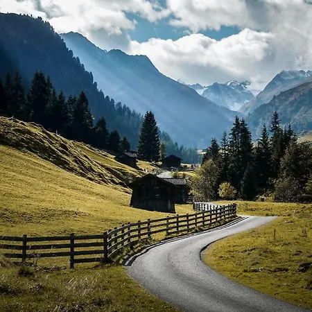 Bergdachl Apartamento *